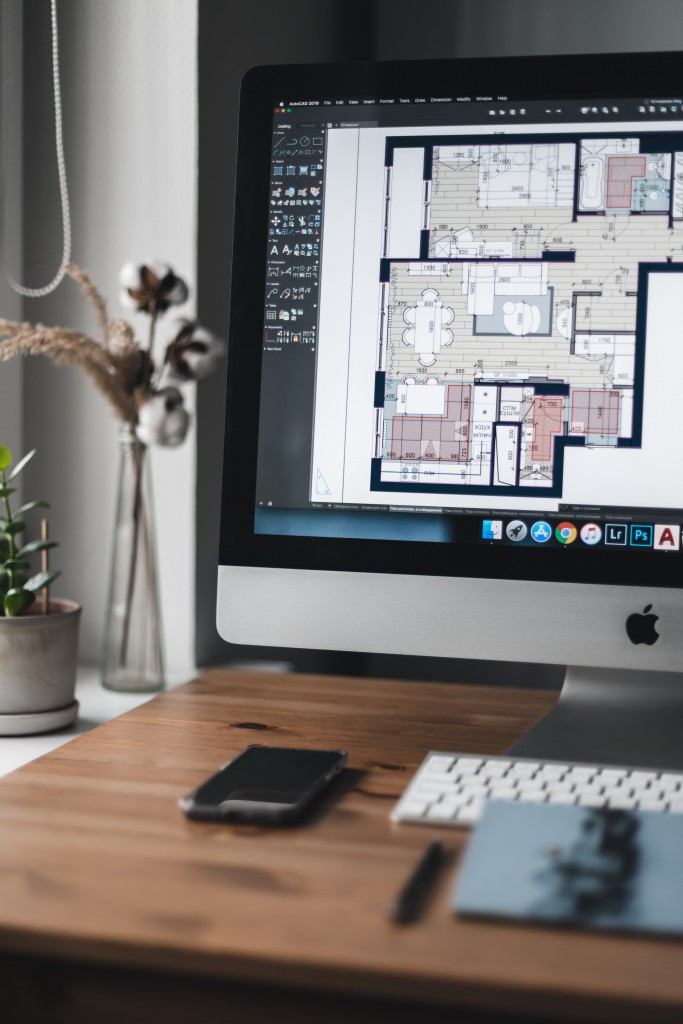 imac on a desk